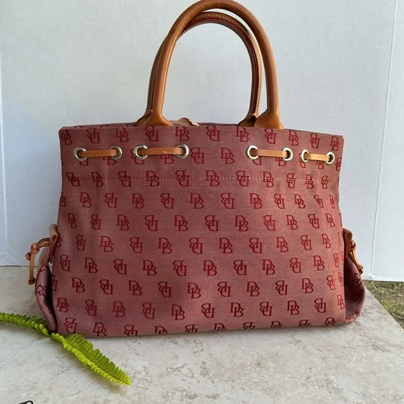 Dooney & Bourke Vintage Logo Tote Bag & Pouch - Picture 3 of 4